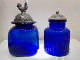 (2B) ARTLAND 12.5 INCH RIBBED COBALT BLUE GLASS CANISTER WITH PEWTER ROOSTER LID AND A RIBBED COBALT