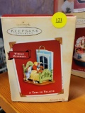 HALLMARK KEEPSAKE 2002 A TIME TO BELIEVE WIND UP ORNAMENT - LIGHTS UP WHEN ATTACHED TO STRING LIGHTS