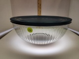 PYREX PORTABLES 5 PIECE HOT & COLD PAC 4.5QT BOWL W/LID AND GREEN CARRY CASE - USE FOR ALL THE
