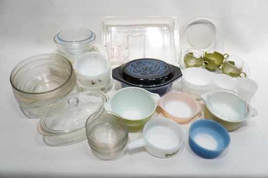 (11K) COLLECTION OF VINTAGE PYREX, FIRE KING, GLASBAKE. INCLUDES PYREX MIDNIGHT BLOOM 1.5 QT COVERED