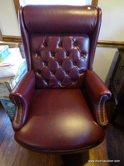 LEATHER EXECUTIVE DESK CHAIR IN EXCELLENT CONDITION. ITEM IS SOLD AS IS WHERE IS WITH NO GUARANTEES