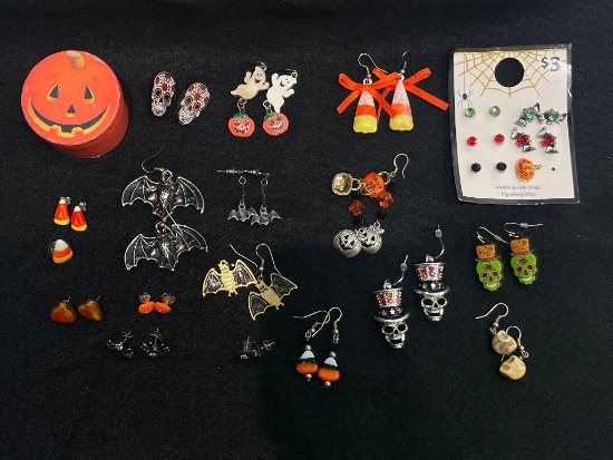 LOT OF HALLOWEEN EARRINGS INCLUDING BATS, SCULS, CANDY CORN, SPIDERS, JACK-O-LANTERNS AND MORE!