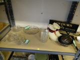 (R2) SHELF LOT OF ASSORTED GLASSWARE TO INCLUDE A VINTAGE JUICER, A 9