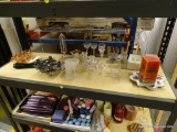 (R3) SHELF OF ASSORTED ITEMS TO INCLUDE PEWTER CANDLESTICK HOLDERS, GLASS CANDLESTICK HOLDERS,