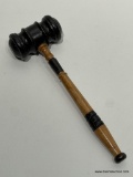 (7G) SOLID OAK GAVEL WITH EBONIZED ACCENTS, TURNED HANDLE, HAIRLINE CRACK, 10.5 INCH