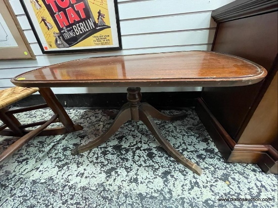 DUNCAN PHYFE STYLE COFFEE COCKTAIL TABLE (CONDITION ISSUES) (33W X 20D X 17H) (MISSING FOOT FOUND