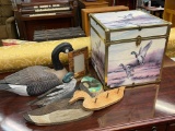LOT OF CANADA GOOSE AND MALLARD DUCK DECORATIVE ITEMS INCLUDING SMALL TRUNK, WOOD CUTOUTS, DECOY AND