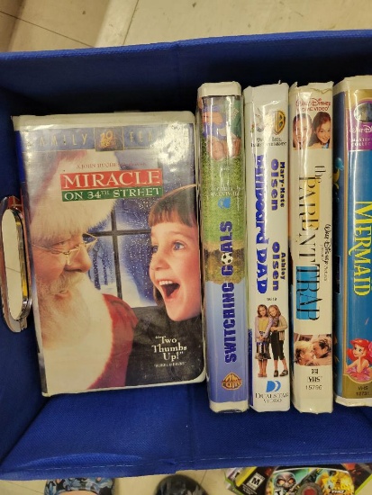 LOT OF VHS MOVIES INCLUDING MIRACLE ON 34TH STREET (NEWER VERSION), THE LITTLE MERMAID, MARY-KATE