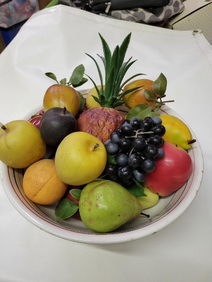 VINTAGE CERAMIC BOWL WILTH PLASTIC FRUIT - BOWL MEASURES 13" IN DIAMETER AND 5"H