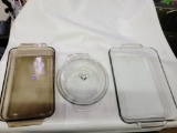 LOT OF VINTAGE ANCHOR HOCKING BAKEWARE INCLUDES 2 BAKING DISHES AND A COVERED 1.5QT CASSEROLE DISH -