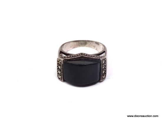 .925 STERLING SILVER LADIES BLACK ONYX RING. SIZE 8