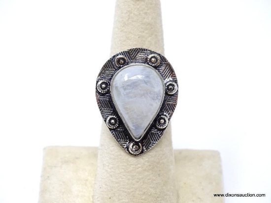 .925 AAA BLUE FIRE DETAILED MOONSTONE RING SIZE 6.5 NEWS SUGGESTED RETAIL PRICE $49