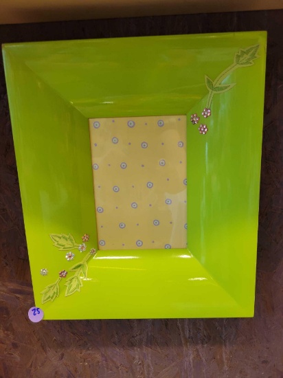 SPRING GREEN WOOD PICTURE FRAME