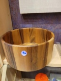 LIPPER INTERNATIONAL ACACIA WOOD SALAD BOWL