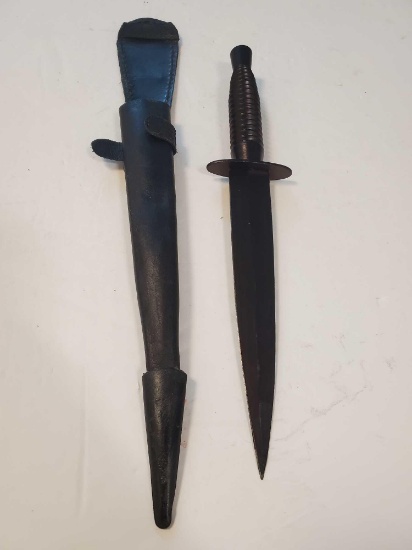 Commando Dagger W/ Leather sheath, aprox 6 3/4" blade.