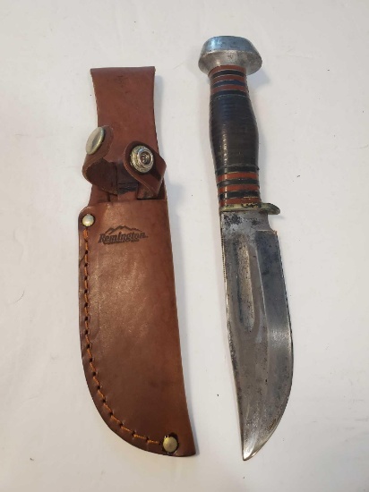 Remington RH-34 hunting knife. w/ Leather sheath. UMC era 1925-1932. The blade is 5" long and handle