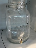 YORKSHIRE GLASSWARE ONE GALLON GLASS DRINK JAR WITH DISPENSER AND LID. IS SOLD AS IS WHERE IS WITH