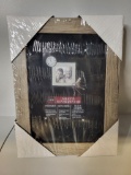 BRAND NEW 5 X 7 SHADOWBOX. IS SOLD AS IS WHERE IS WITH NO GUARANTEES OR WARRANTY, NO REFUNDS OR