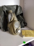 CHEMICAL AGENT FACE MASK WITH CASE AND OPERATION MANUAL. IS SOLD AS IS WHERE IS WITH NO GUARANTEES