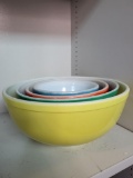 VINTAGE PYREX PRIMARY COLOR MIXING BOWL SET. YELLOW #404 4QUARTS, GREEN #403 2.5 QUARTS, RED #402 1