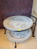 VINTAGE SOUTHAMPTON STONEWARECOLLECTION DINNER PLATES AND WROUGHT IRON STAND
