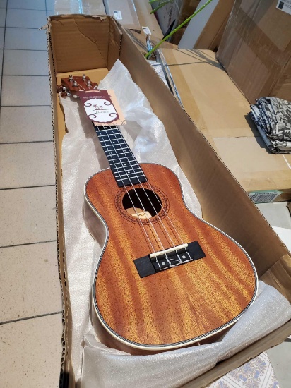 Donner Ukulele, Beginners Ukulele, Please see the pictures for more information.