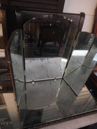 VINTAGE 3-PANEL HINGED MIRROR ALL ITEMS ARE SOLD AS IS, WHERE IS, WITH NO GUARANTEE OR WARRANTY. NO