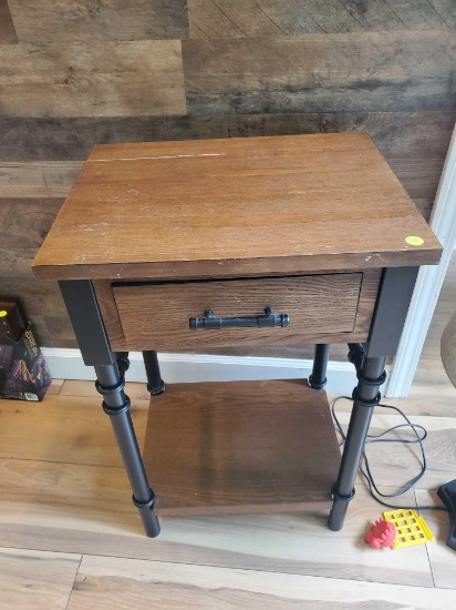 (SUNROOM) MODERN SIDE TABLE, OAK VENEER AND METAL , BLACK METAL, HAS A LARGE SCRATCH IN THE VENEER,