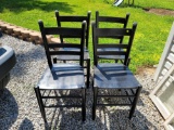 (SHED1) SET OF 4 BLACK PAINTED PLANK BOTTOM LADDER BACK SIDE CHAIRS.