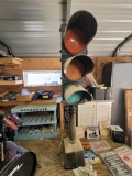 (SHED 3) PELCO TRAFFIC LIGHT WITH STAND. MEASURES APPROX. 82