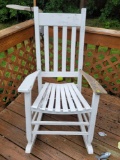 (DECK) WHITE PAINTED WOODEN SLAT STYLE ROCKING CHAIR.
