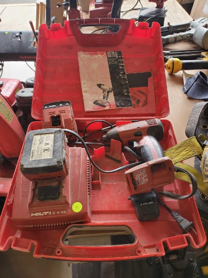 HILTI SID144A IMPACT DRILL, COMES WITH 2 BATTERIES AND A CHARGER, PLEASE SEE THE PICTURES FOR MORE