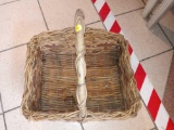 WICKER BASKET BROWN, WITH HANDLE
