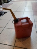 Vintage Gas Can 2 1/2 Gal, The Spout Has A Hole, Please see the pictures for more information.
