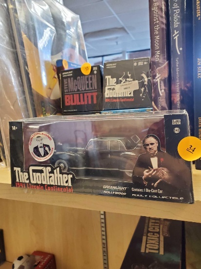 SEALED GREENLIGHT HOLLYWOOD, 1:43 SCALE THE GODFATHER 1941 LINCOLN CONTINENTAL WITH DON CORLEONE