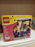 SEALED LEGO, VALENTINES DINNER, 40120, PLEASE SEE THE PICTURES FOR MORE INFORMATION.