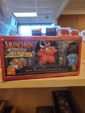 SEALED MUNCHKIN DUNGEON, BOARD SILLY, A STEVE JACKSON GAME, PLEASE SEE THE PICTURES FOR MORE