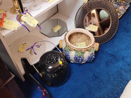 (RM1) FOOR LOT OF ITEMS. INCLUDES: A CERAMIC GRAPE PLANTER, A ROUND PLASTIC MIRROR, A HEAVY LIDDED