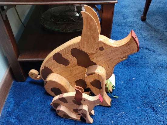(RM1) LARGE WOODEN PIG FIGURE WITH PIGLET. MEASURES 20" X 17".