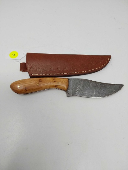 Blade Style: Clip Point ; Blade Length: 4.5 inches; Knife Length: 8.5 inches