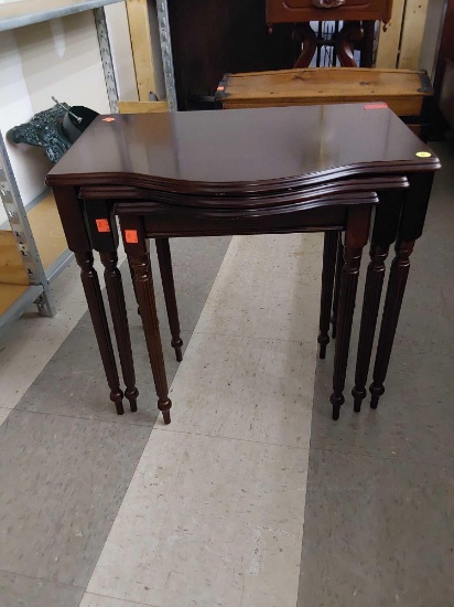 (R1) VINTAGE BOMBAY MAHOGANY NESTING TABLES SET OF 3, MEASUREMENTS ARE APPROXIMATELY 22 IN X 15 IN X