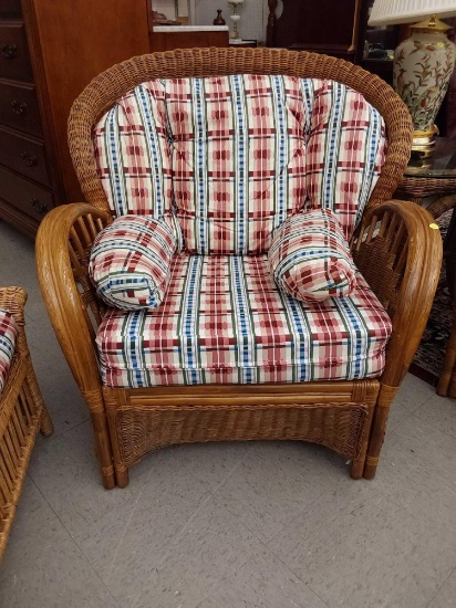 (R1) WICKER PATIO CHAIR WITH OTTOMAN, INCLUDES CUSHIONS, MEASUREMENTS ARE APPROXIMATELY 36 IN X 35