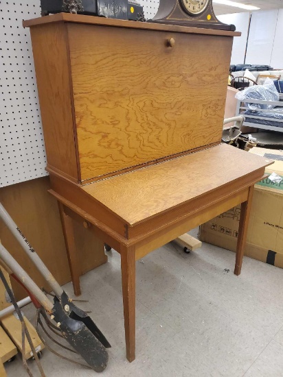 VINTAGE HICKORY FALL FRONT DESK WITH UNDER STORAGE, 2 SIDE DRAWERS, IN DECENT USED CONDITION, SOME