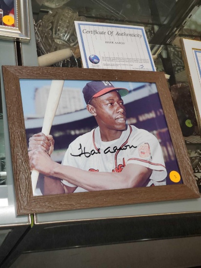 SIGNED AND FRAMED GAME PHOTOGRAPH, HANK AARON, COMES WITH COA BY CLASSIC SPORTS COLLECTIBLES, BLUE