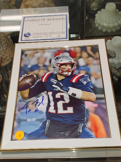 SIGNED AND FRAMED GAME PHOTO, TOM BRADY PATRIOTS, COMES WITH COA BY CLASSIC SLORTS COLLECTIBLES,