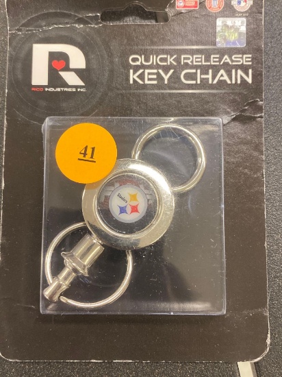 RICO INDUSTRIES QUICK RELEASE KEY CHAIN OF THE PITTSBURG STEELERS IN THE ORIGINAL PACKAGE