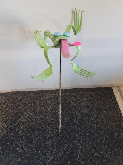 BENCHMADE METAL FROG YARD DECORATION MADE OUT OF FORKS. MEASURES APPROX 6" X 8" X 16".