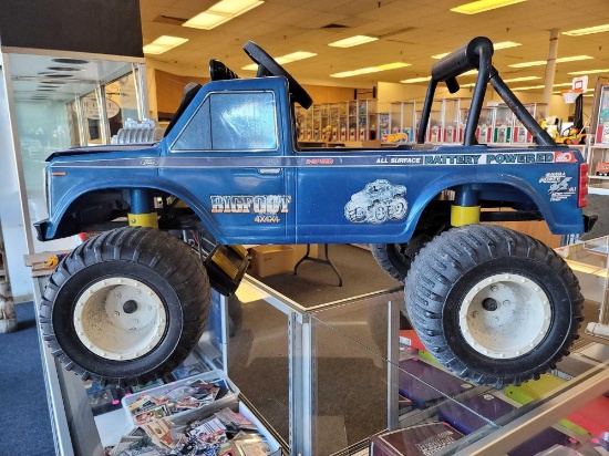 VINTAGE POWER WHEELS BIGFOOT 4X4X4 BATTERY POWERED CHILD'S TOY. BLUE, 2 SPEED 12 VOLT. MISSING