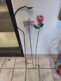 LOF OF 3 METAL YARD DECORATIONS. INCLUDES A SMALL PURPLE BUTTERFLY, A PINK TULIP, AND A SPOON ON