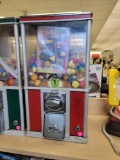 VINTAGE BEAVER BUBBLE GUM MACHINE. CONVERTED TO TOKENS. NO BASE. FILLED WITH ERASER CANTINA